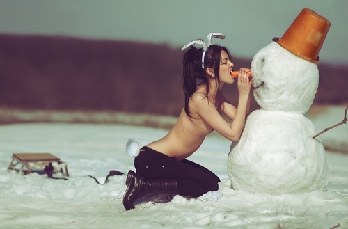 topless girl snowman