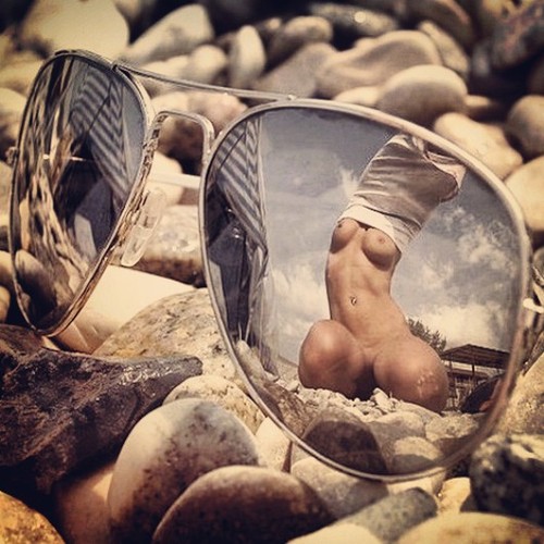 sunglasses nude reflection
